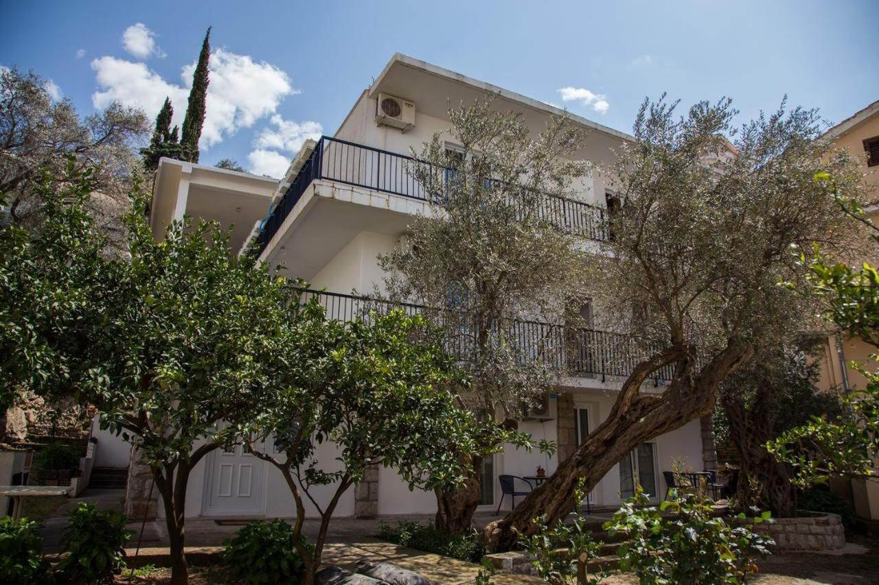 Hana Accommodation Sveti Stefan Eksteriør billede
